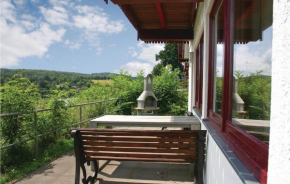  Three-Bedroom Holiday home with Lake View in Kirchheim/Hessen  Kemmerode